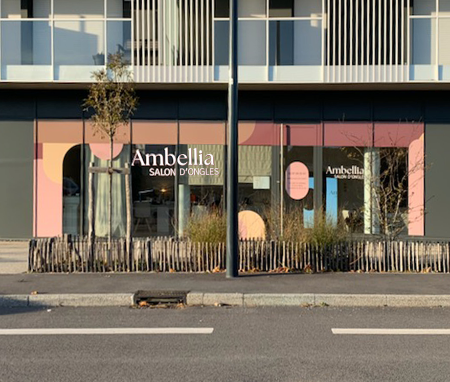 Ambellia - vitrine vue de la rue